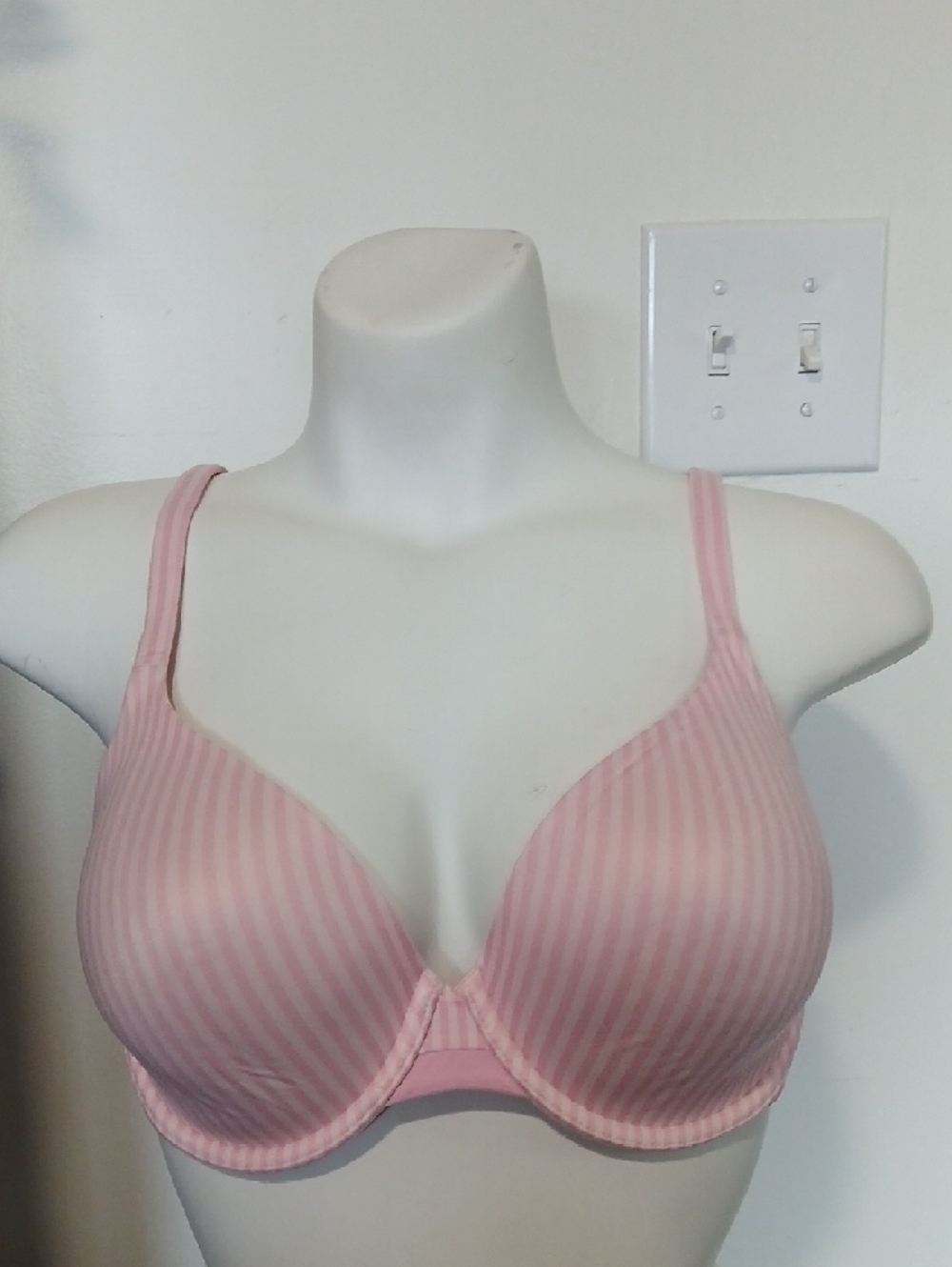 VS Body By Victoria Lined Perfect Coverage Iconic Sexy Pink & White Striped Bra - Picture 2 of 15